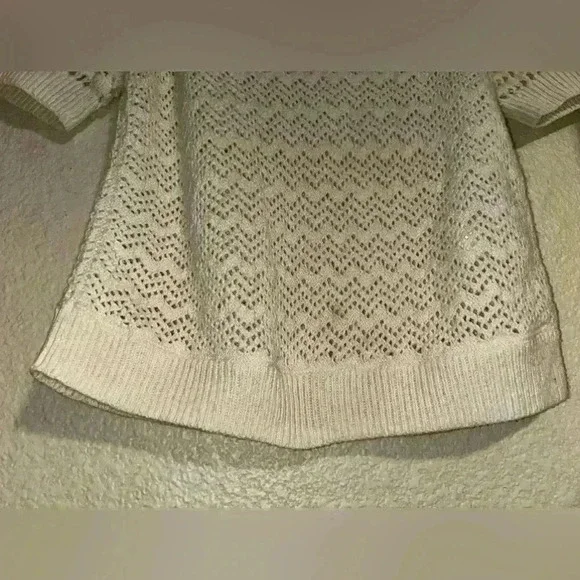 Gently use women’s Medwell blouse XS - Picture 2 of 7